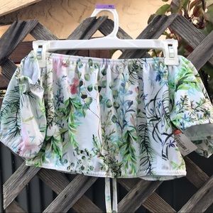 PrettyLittleThing Crop Top White Patterned Shirt